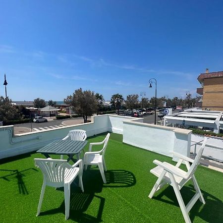 Villa Pisola Fiumicino Airport - Seafront Экстерьер фото