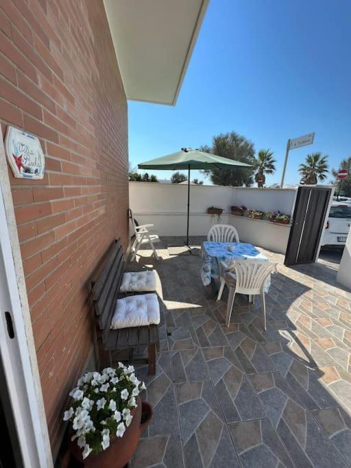 Villa Pisola Fiumicino Airport - Seafront Экстерьер фото
