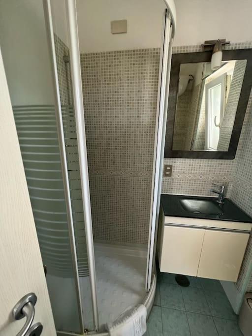 Villa Pisola Fiumicino Airport - Seafront Экстерьер фото