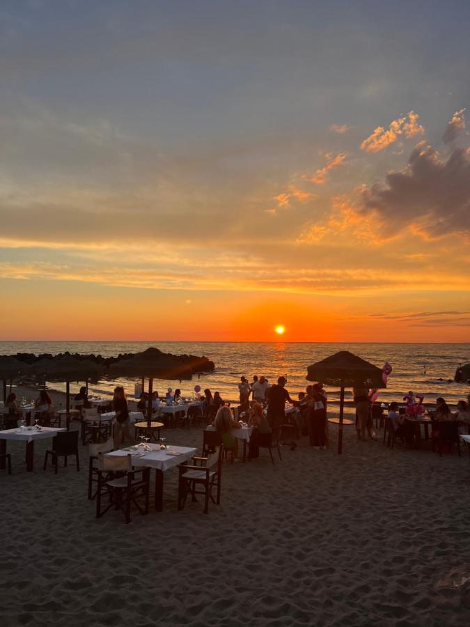 Villa Pisola Fiumicino Airport - Seafront Экстерьер фото